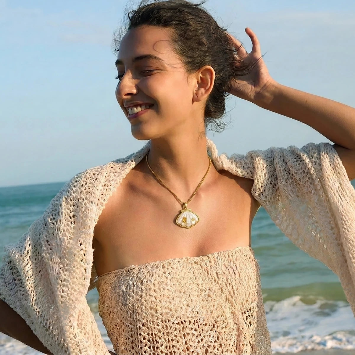 Uworld Summer Beach Shell Starfish Pendant Necklace for Women 18K Gold Plated Stainless Steel Necklace Waterproof Jewelry Gift