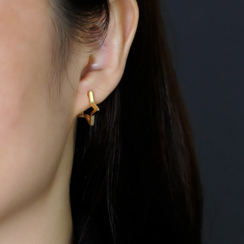 Minimalist Small Star Shape Hoop Earrings for Women Girl Geometric Gold Color Hollowed Huggies Ear Buckle Piercing Jewelry Gift