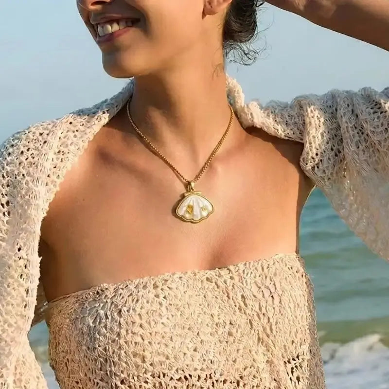 Uworld Summer Beach Shell Starfish Pendant Necklace for Women 18K Gold Plated Stainless Steel Necklace Waterproof Jewelry Gift