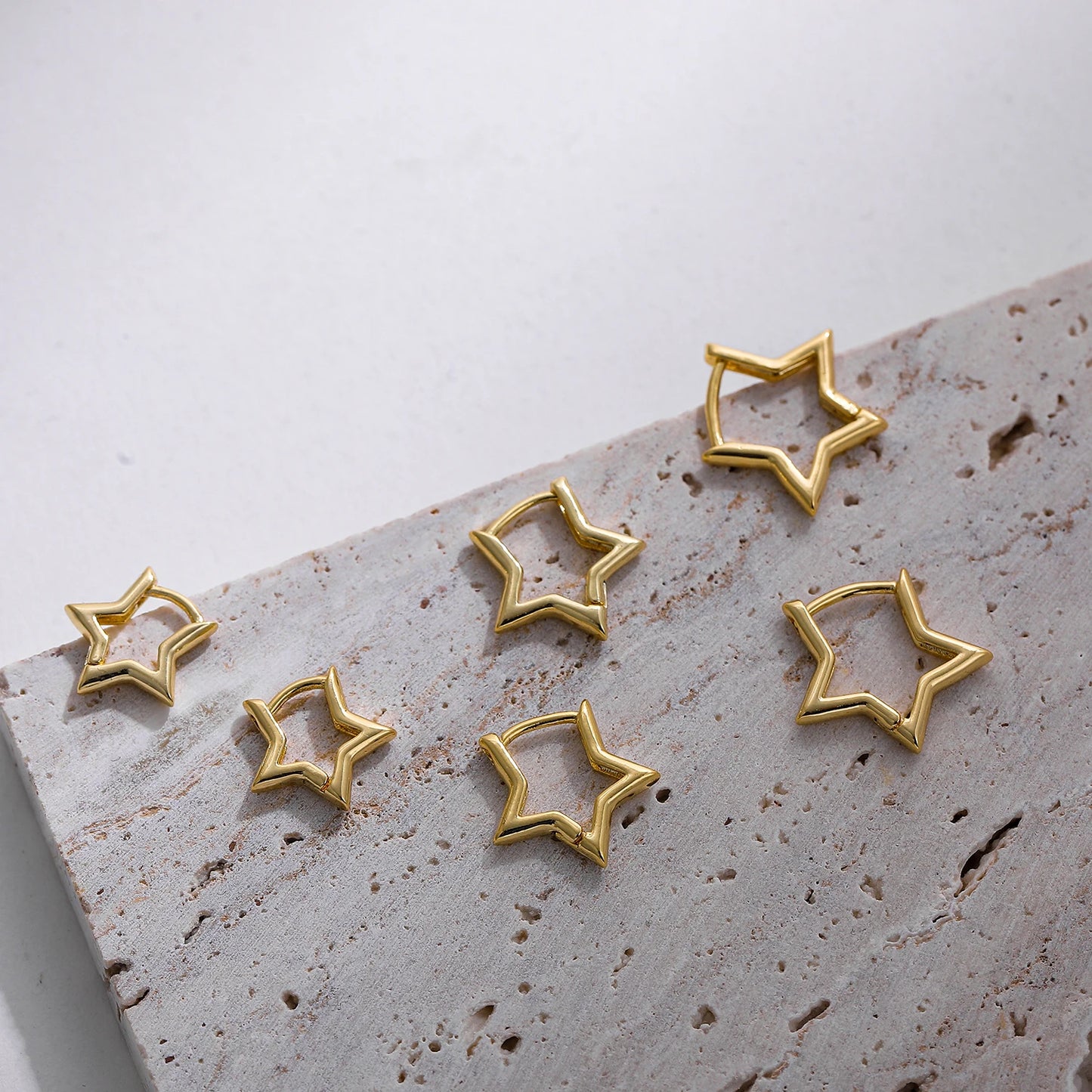 Minimalist Small Star Shape Hoop Earrings for Women Girl Geometric Gold Color Hollowed Huggies Ear Buckle Piercing Jewelry Gift